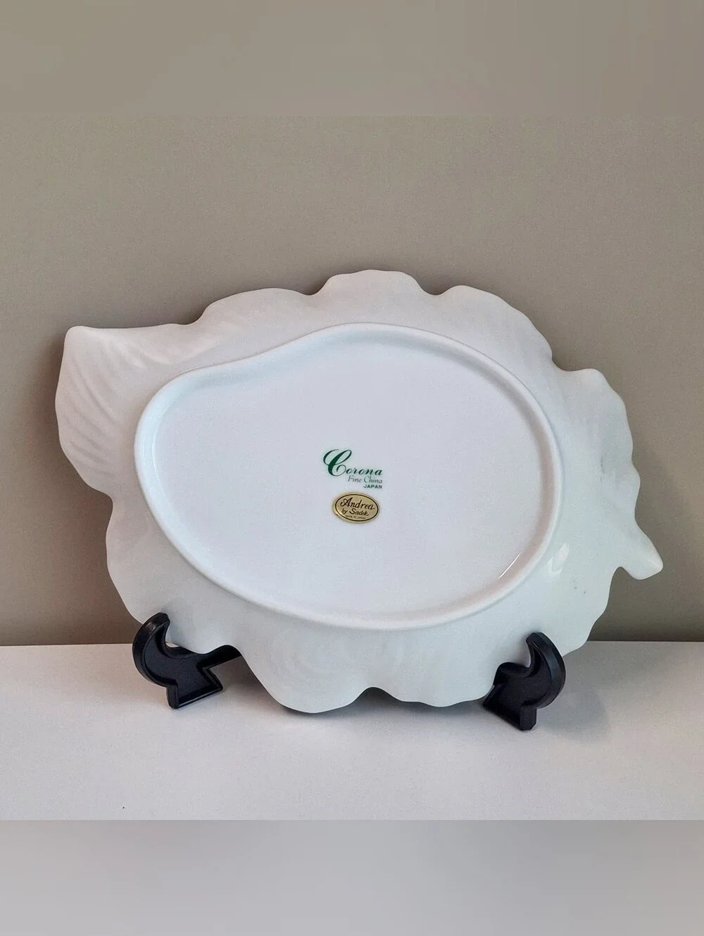 Andrea By Sadek Corona Leaf Shaped Plate Flowers Floral Print